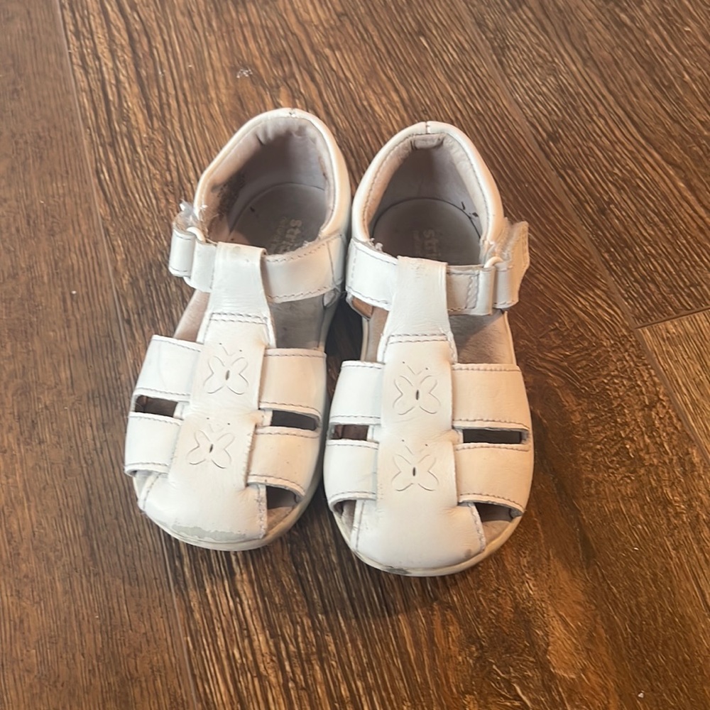 Stride rite little girls white sandals size 7.5